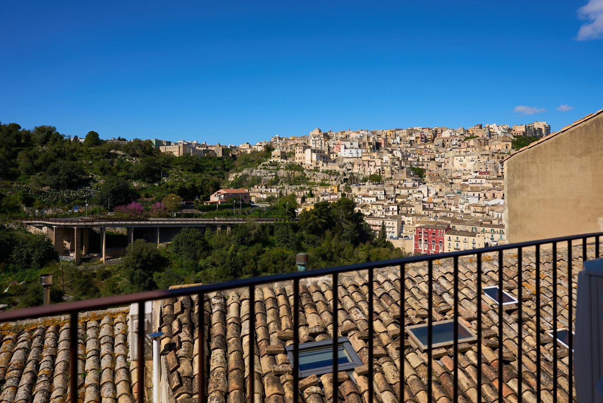 La Terrazza Sul Barocco Bed & Breakfast Рагуза Екстериор снимка